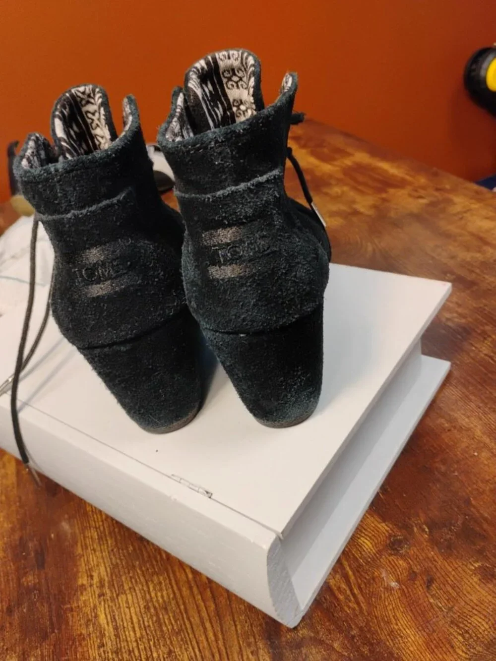 TOMS Black Suede Lace-Up Wedge Ankle Booties Women’s Size 8.5